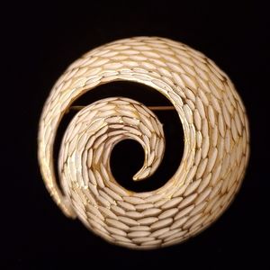 Beautiful Vintage B.S.K. Signed Pin Brooch